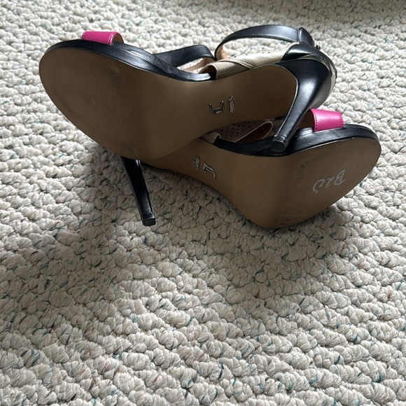 Juicy Couture Catarahice Heels - Picture 3 of 9